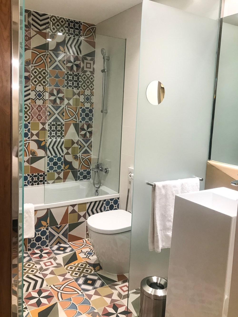 B67B17C7-C792-4DBB-B6E2-8E4C51B985EF